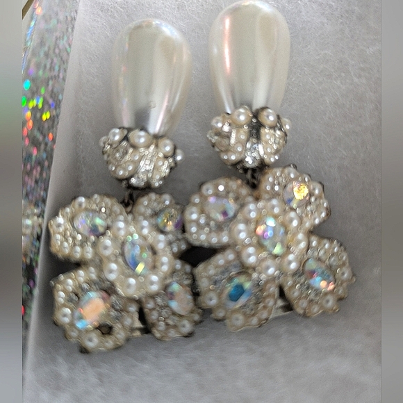 Vintage Tara Old Hollywood Glam Clip On Earrings - Picture 12 of 13
